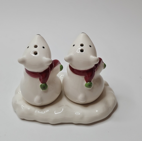 Polar Bear Salt And Pepper Shakers On Ice Shelf With Red Scarves Some Crazing - Picture 3 of 10